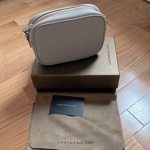 Leatherology Meadow mini camera bag